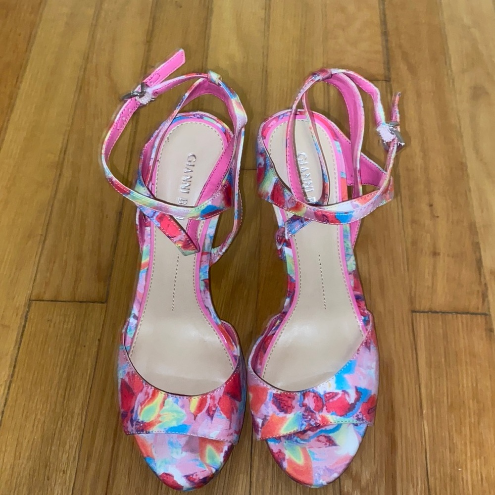 Gianni Bini floral open toe heels, size 8.5, good condition